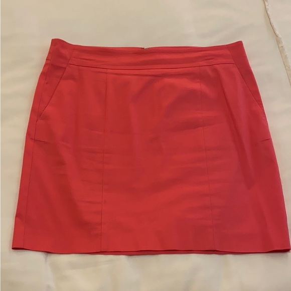 Ann Taylor Dresses & Skirts - Melon colored Ann Taylor Madison skirt in size 10. Zip back with hook & eye.